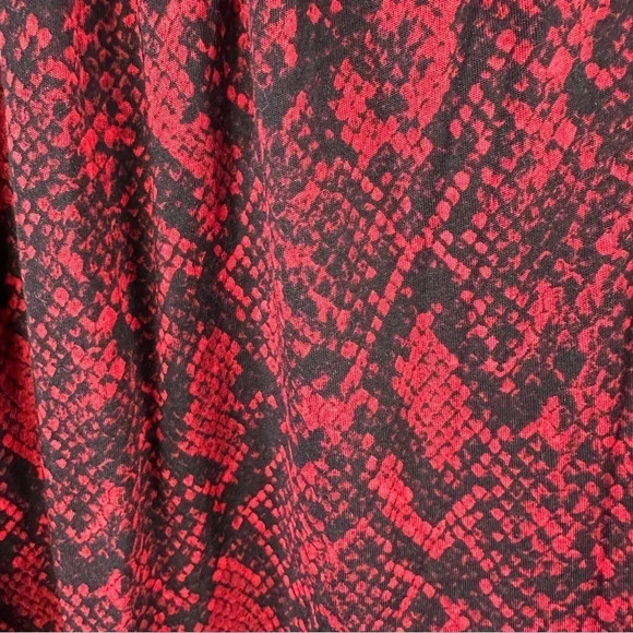 Michael Kors Size 3X Red Snake Print Pull‎ Over Flare Sleeve classic snake print - Picture 9 of 9